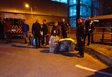 İstanbul- İstanbul'da oy pusulaları güvenlik önlemleri altında okullara getirildi