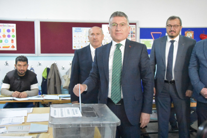 SİVAS AK Parti'li Güler: Yüzde 80'in üzerinde bir oy katılımı olacağını tahmin ediyorum (VİDEO EKLENDİ)