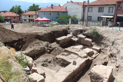 Bolu’da apartman inşaatı temel kazısında Roma dönemine ait hamam bulundu