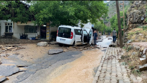 Gümüşhane'de etkili olan sağanak, taşkın ve sele neden oldu (2)