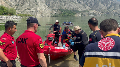 Heyelanda çaya sürüklenen araçtaki bebeğin, 16 kilometre mesafedeki gölde cesedi bulundu