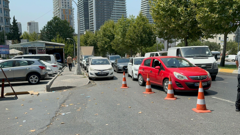 İstanbul - Araç muayene istasyonlarında da yoğunluk oluştu