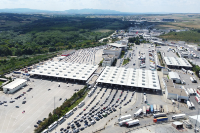 Kapıkule'de bir yanda sevinç, bir yanda hüzün