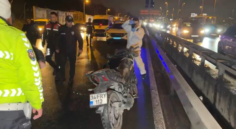 İstanbul - Avcılar'da bariyere çarpan motosikletteki polis yaşamını yitirdi