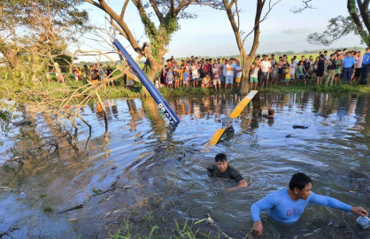 Filipinler'de helikopter düştü