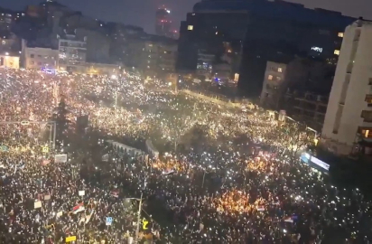 Sırbistan'da ‘ülke tarihinin en kalabalık protestosu’ düzenlendi